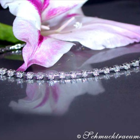 Magnificent Diamond Bracelet in Platinum