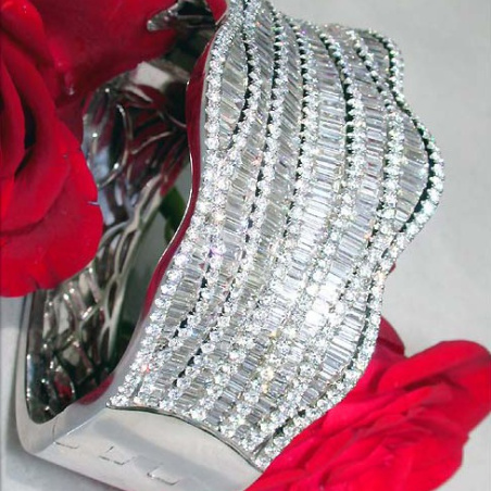 Opulenter Brillant Diamant Armreif in Weißgold 750