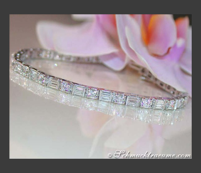Picture Perfect Diamond Bracelet Picture Perfect Diamond Bracelet