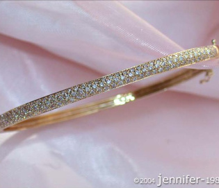 Beautiful Diamond Bangle in Yellow gold 14k