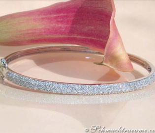 Beautiful Diamond Bangle in White gold 14k