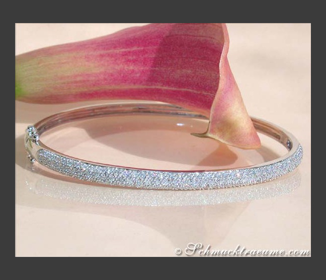 Beautiful Diamond Bangle in White gold 14k Beautiful Diamond Bangle in White gold 14k