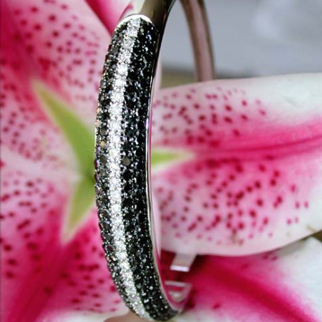 Brillanten & schwarze Diamanten Armreif