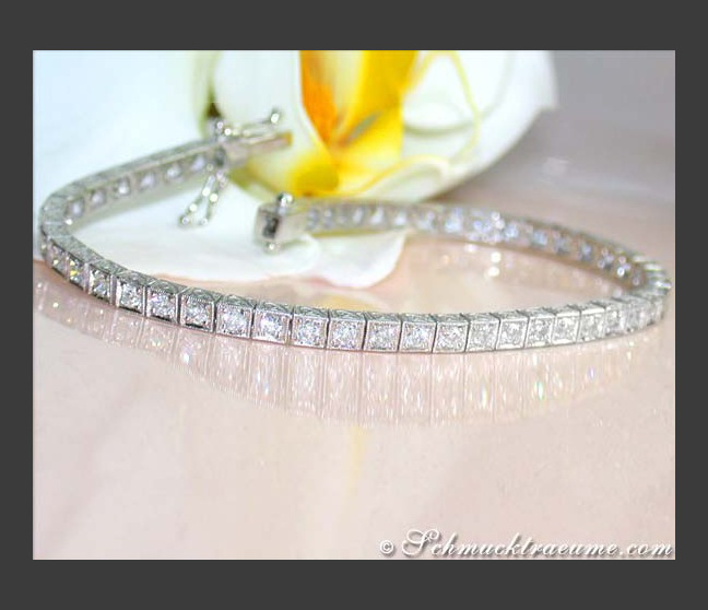 Classic Diamond Tennis Bracelet Classic Diamond Tennis Bracelet