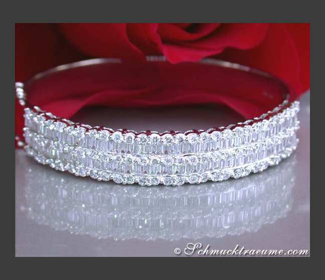 High-end Diamond Bangle High-end Diamond Bangle