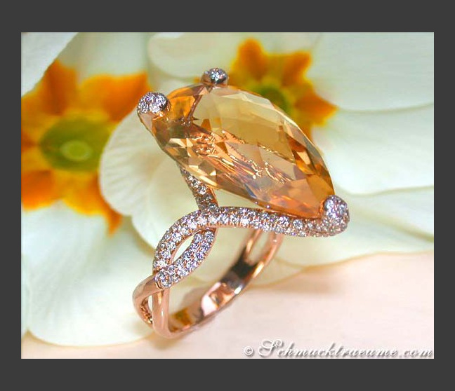 Glamorous Citrine Pear Ring with Diamonds Glamorous Citrine Pear Ring with Diamonds