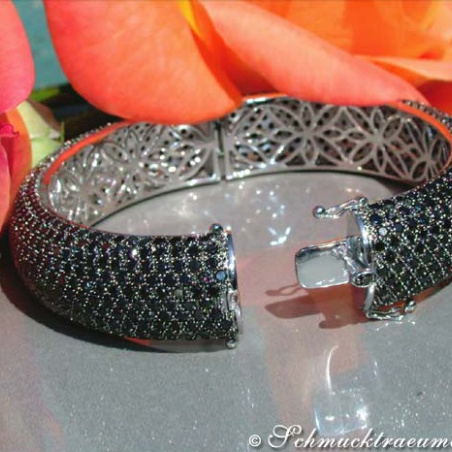 Armreif mit schwarzen Diamanten