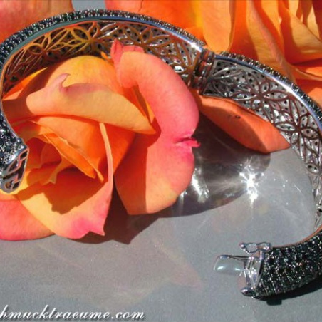 Armreif mit schwarzen Diamanten
