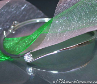 Noble diamond solitaire bangle
