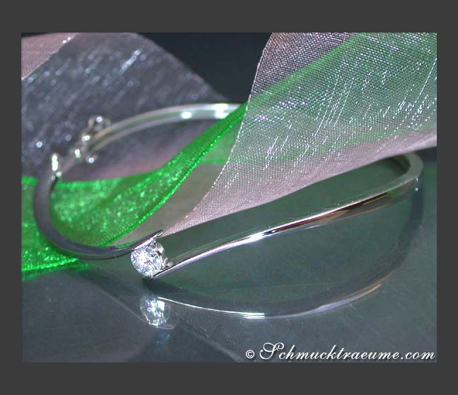 Noble diamond solitaire bangle Noble diamond solitaire bangle