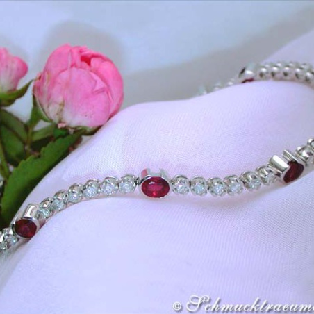 Gorgeous ruby ​​diamonds bracelet