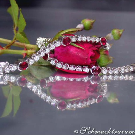 Gorgeous ruby ​​diamonds bracelet