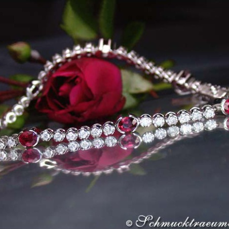 Gorgeous ruby ​​diamonds bracelet