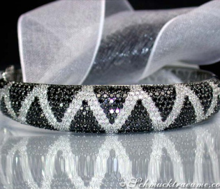 Attractive Black & White Diamond Bangle