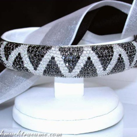 Brillanten & schwarze Diamanten Armreif