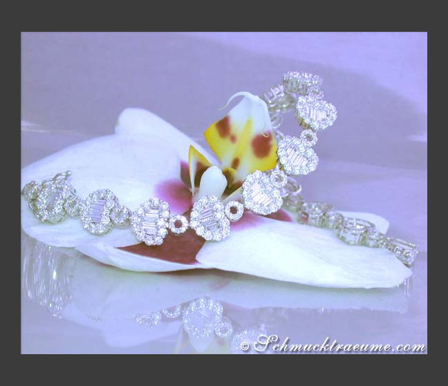 Exquisite Diamond Heart Bracelet Exquisite Diamond Heart Bracelet