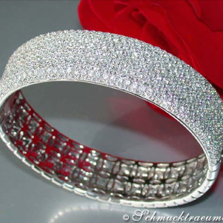 Heavy Diamond Bangle (11 ct.)