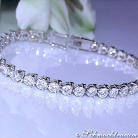 Beautiful Diamond Tennis Bracelet