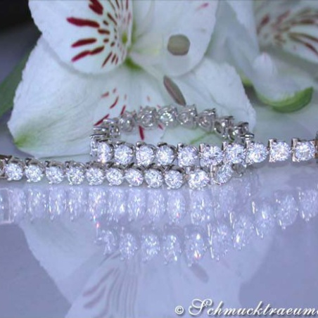Beautiful Diamond Tennis Bracelet