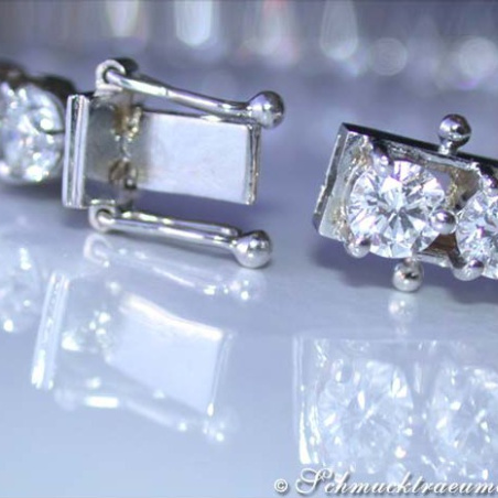 Beautiful Diamond Tennis Bracelet
