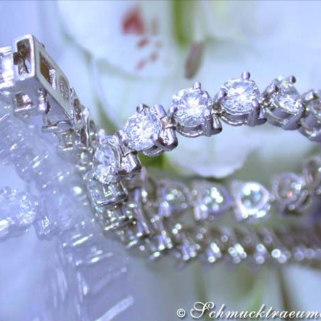 Beautiful Diamond Tennis Bracelet