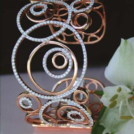 Extra wide Diamond Bangle in Rosegold