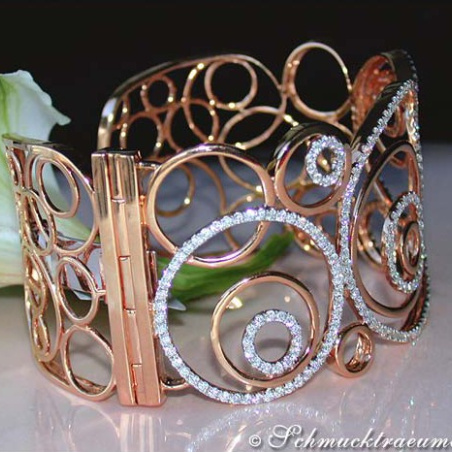 Extra wide Diamond Bangle in Rosegold
