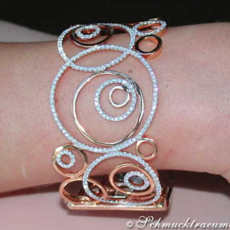 Extra wide Diamond Bangle in Rosegold