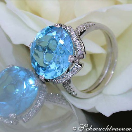 Exquisite Blue Topaz Ring with Diamonds