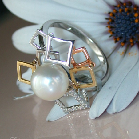 Tricolor Cultured Pearl Diamond Ring