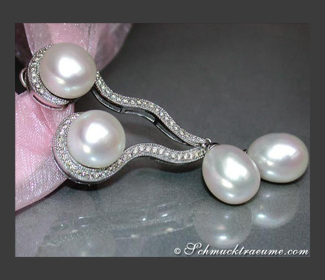 Curved cultured pearls diamonds stud earrings Curved cultured pearls diamonds stud earrings