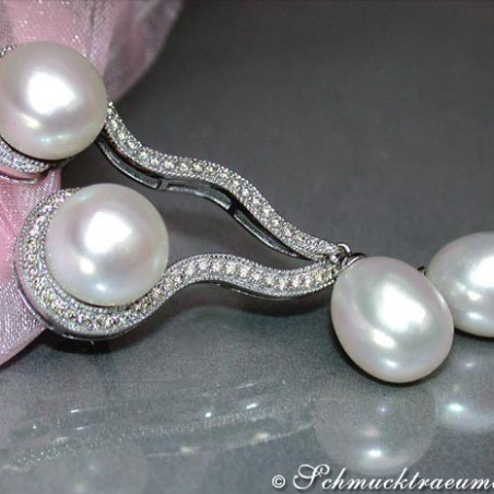 Curved cultured pearls diamonds stud earrings