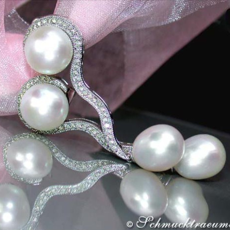 Curved cultured pearls diamonds stud earrings