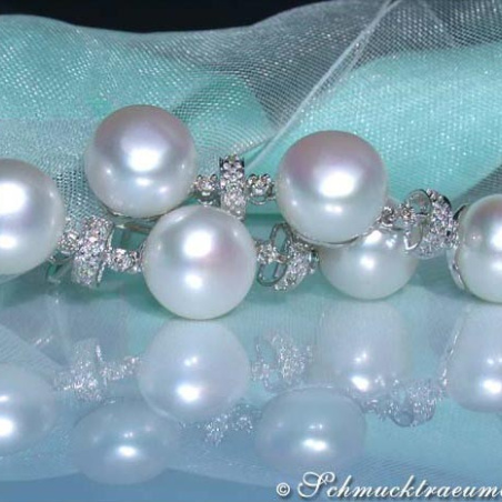 Elegant Freshwater Pearl Dangling Earrings