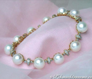 Pretty Freshwater Pearl Bracelet in Yellow gold 14k