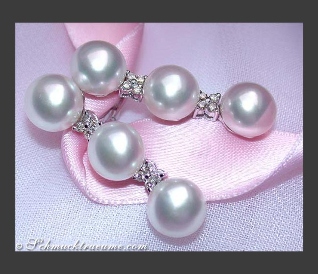 Pretty Dangling Earrings with Freshwater Pearls Pretty Dangling Earrings with Freshwater Pearls