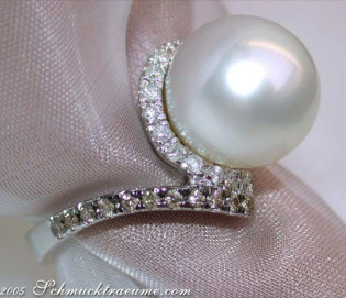 Elegant Southsea Pearl Ring with Brown & White Diamonds