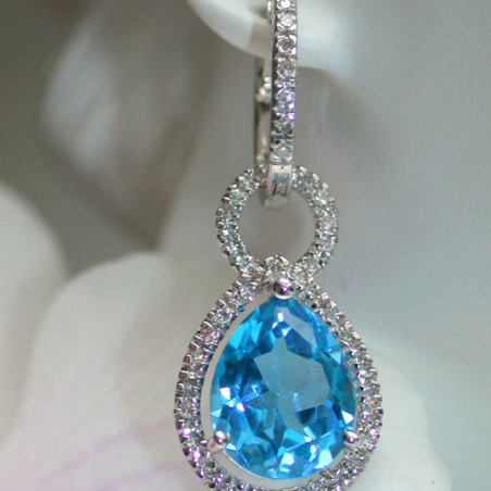 Blautopas Ohrringe / Creolen mit Diamanten