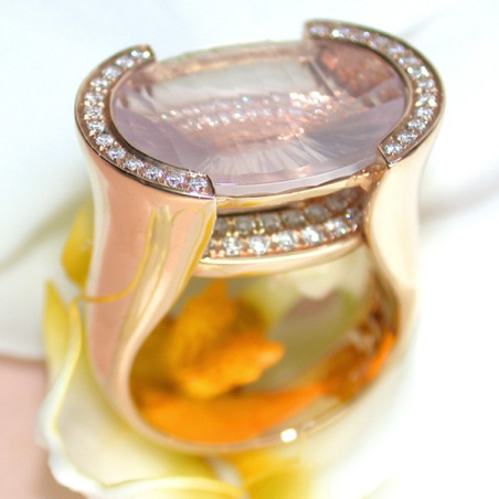 Impressive Rose Quarz Diamond Ring
