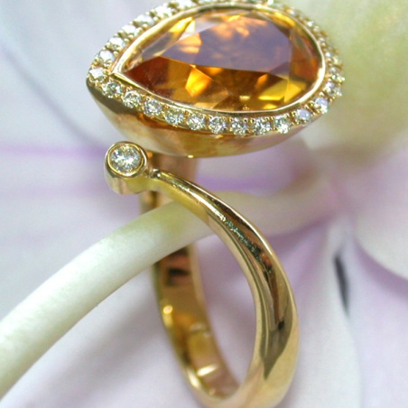 Pretty Citrine Drop Diamond Ring