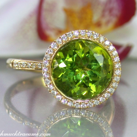 Interesting Peridot Diamond Ring