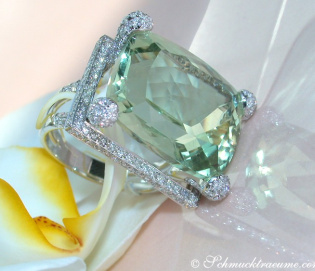 Impressive Green Amethyst Ring with Diamonds