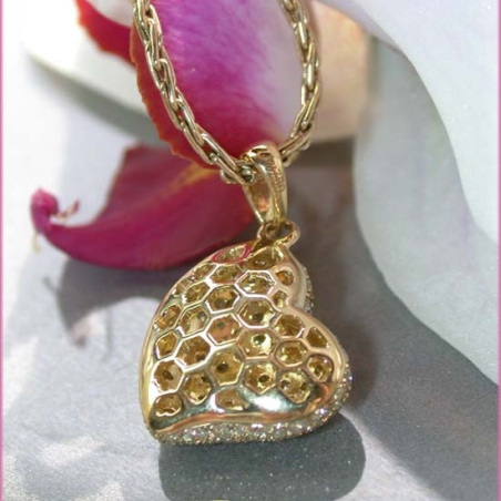 Pretty Diamond Heart Pendant