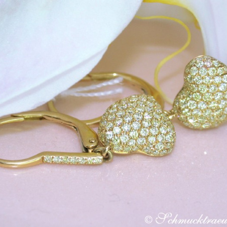 Classy Diamonds Heart Earrings in Yellow gold 18k