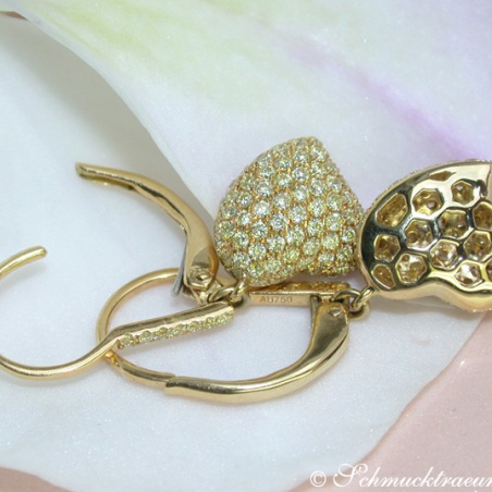 Classy Diamonds Heart Earrings in Yellow gold 18k