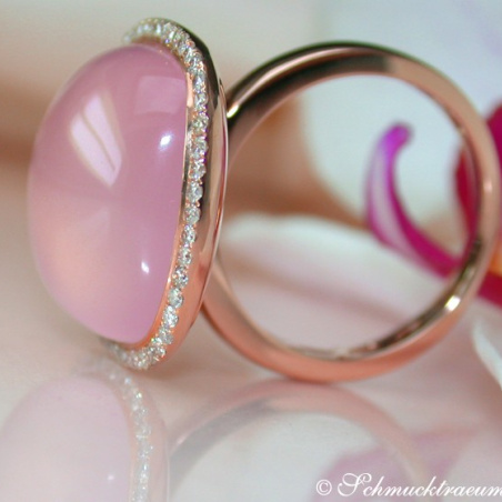 Magnificent Rose Quartz Diamond Ring
