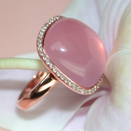Magnificent Rose Quartz Diamond Ring