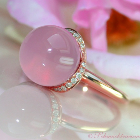 Enchanting Rose Quartz Diamond Ring