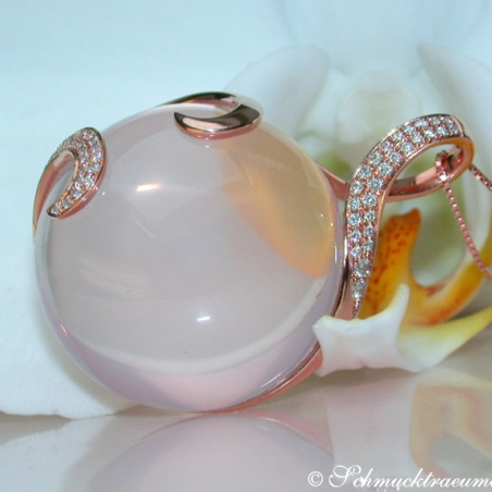 Magnificent Rose Quartz Pendant with Diamonds