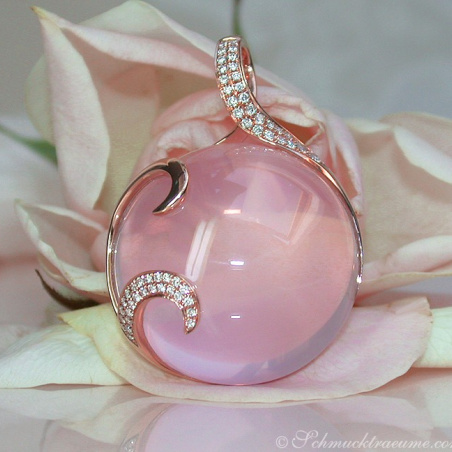 Magnificent Rose Quartz Pendant with Diamonds